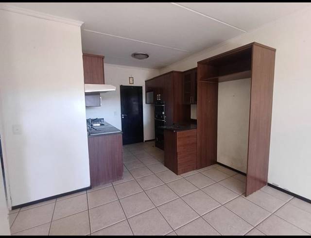 3 BEDROOM TOWNHOUSE FOR SALE IN FLORENTIA